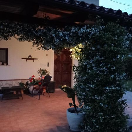 B&B Il Tiglio Падула Екстериор снимка